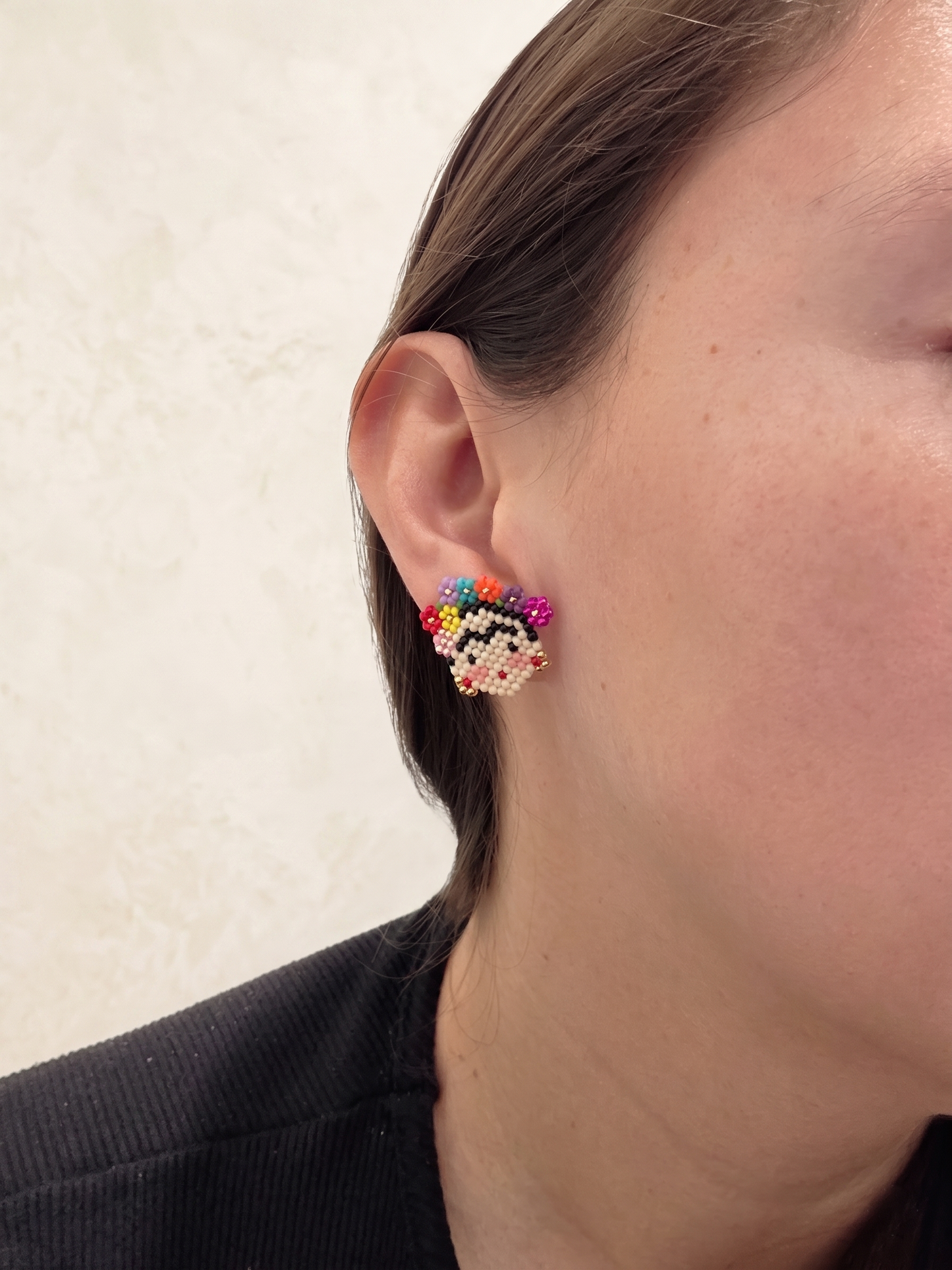 Frida Vibrant Studs